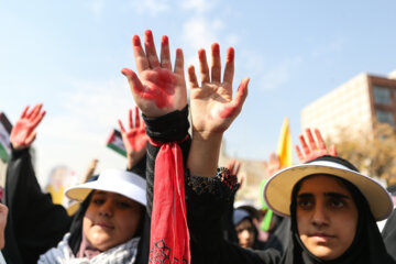 Estudiantes iraníes se congregan en apoyo de los niños de Gaza
