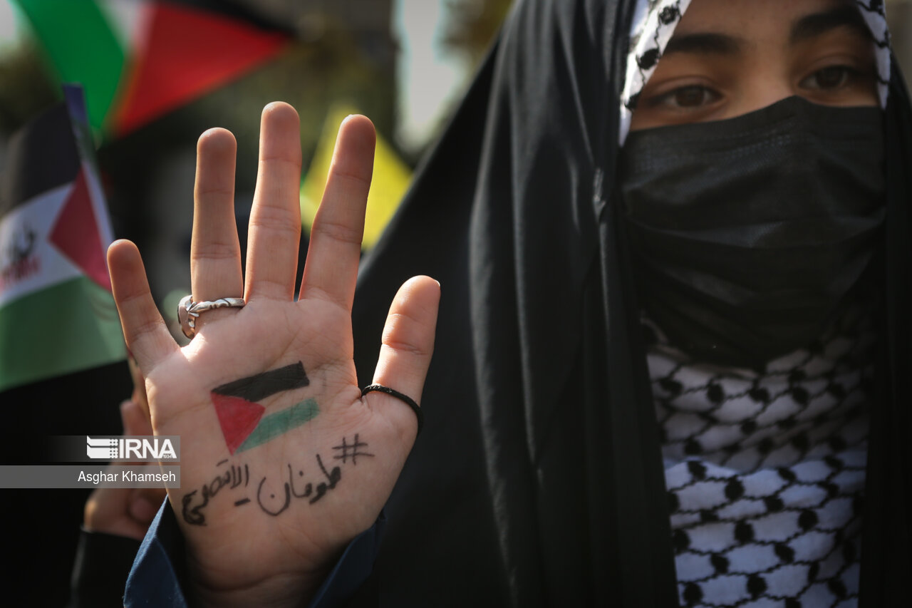 تجمع خودجوش دانش‌آموزان بجنورد در حمایت از کودکان غزه