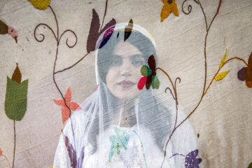 فاطیما جلال مهر ۱۸ ساله اهل منطقه دهدشت شهرستان مارگون استان کهگیلویه و بویراحمد.