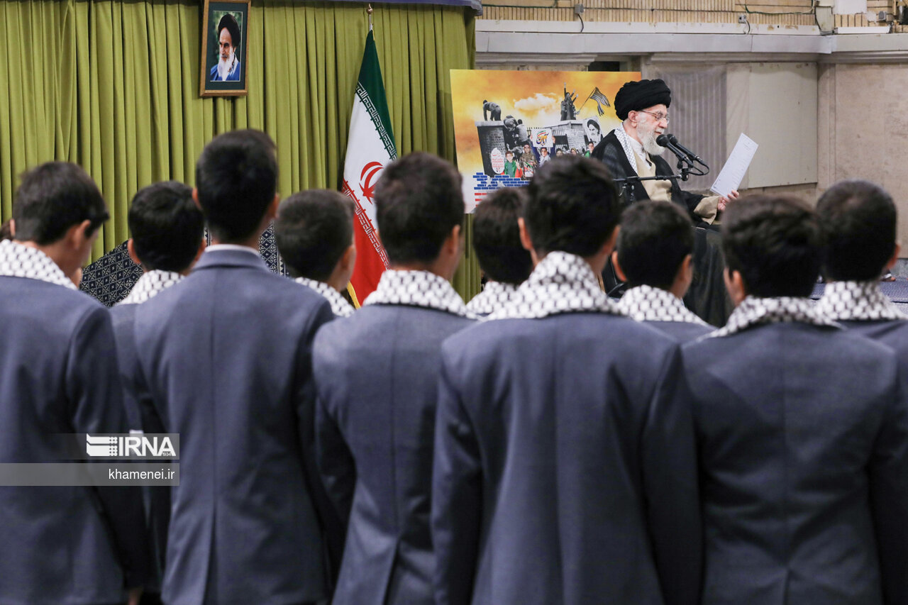 دیدار دانشآموزان و دانشجویان با رهبر انقلاب