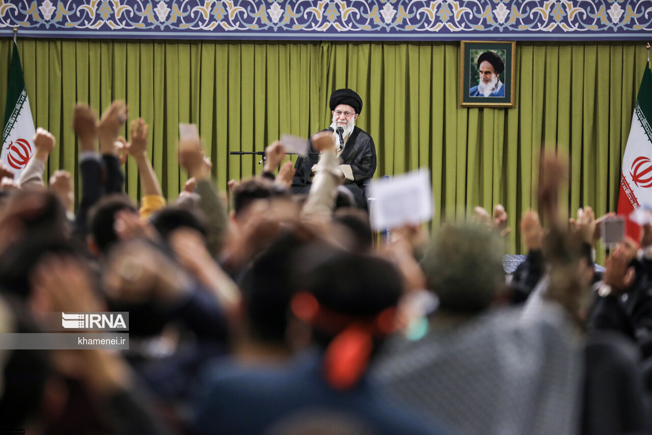 دیدار دانشآموزان و دانشجویان با رهبر انقلاب