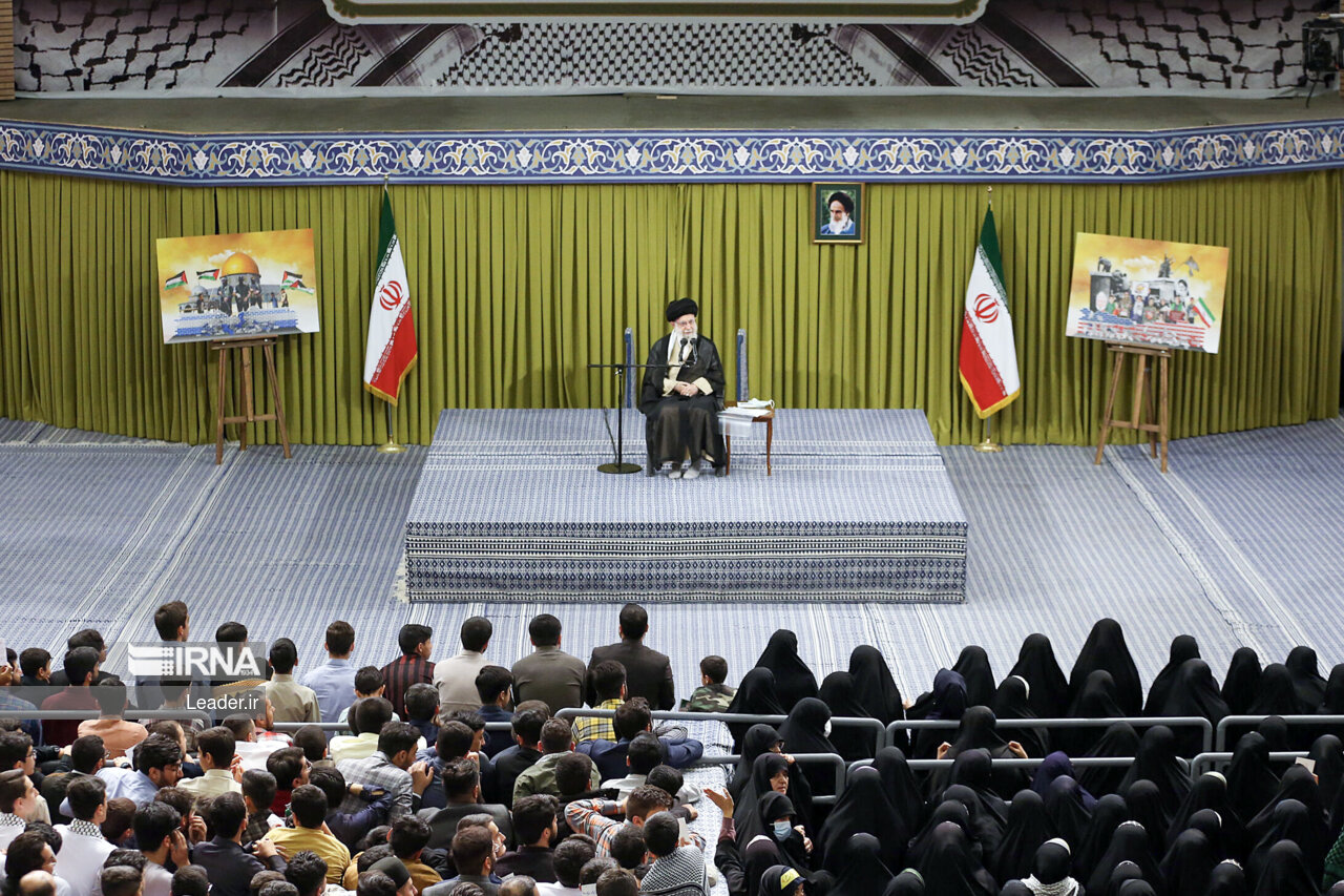 دیدار دانشآموزان و دانشجویان با رهبر انقلاب