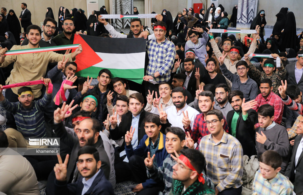 دیدار دانشآموزان و دانشجویان با رهبر انقلاب