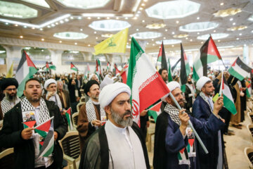 گردهمایی ۴۵۰۰ نفری ائمه جماعت و فرماندهان بسیج تهران