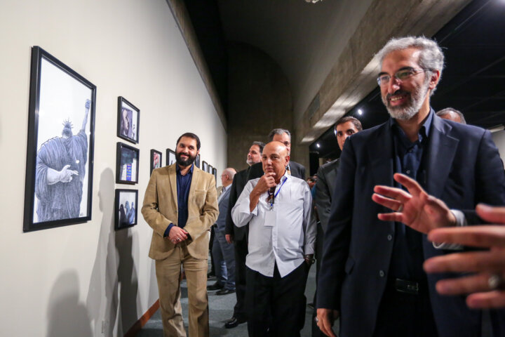 افتتاح نمایشگاه «کارتون و کاریکاتور آمریکای لاتین»/ سفیر کوبا: اسرائیل تروریست واقعی است