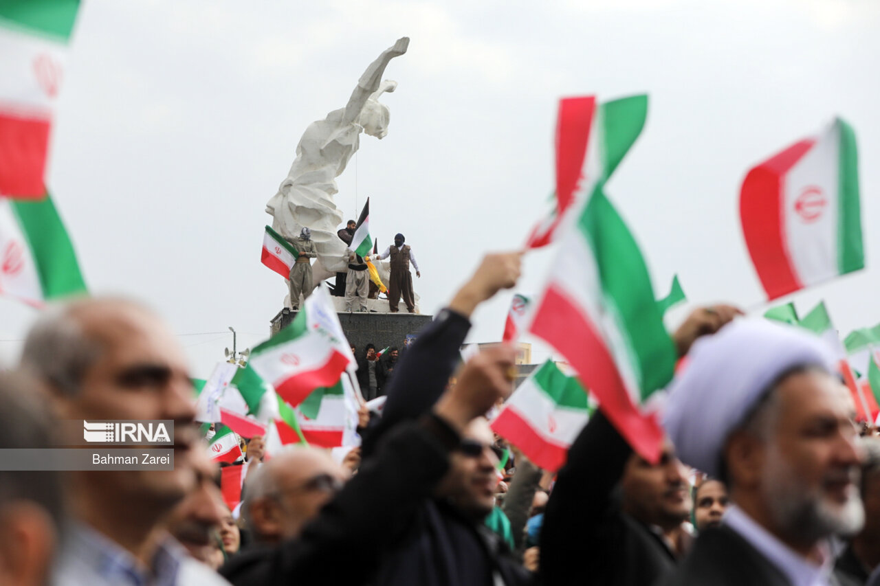 دیدار رئیس جمهور با مردم سنندج