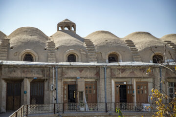 معماری پشت بام سرای نوذری اراک.