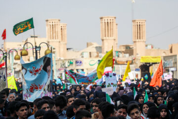 استاندار یزد از حضور پرشور مردم در راهپیمایی ۱۳ آبان قدردانی کرد