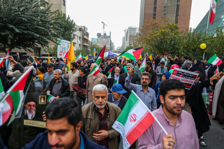 راهپیمایی سیزده آبان در تهران