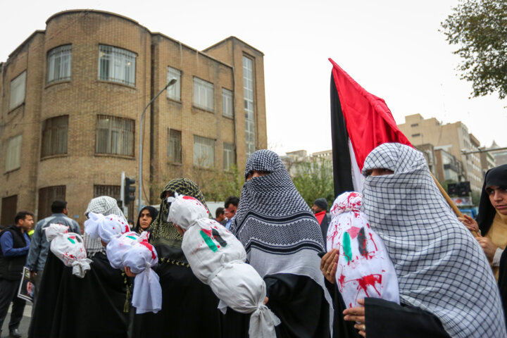 راهپیمایی سیزده آبان در تهران