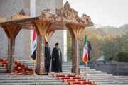 El primer ministro iraquí recibido oficialmente en Teherán