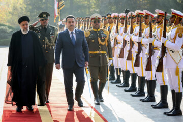 El primer ministro iraquí recibido oficialmente en Teherán 
