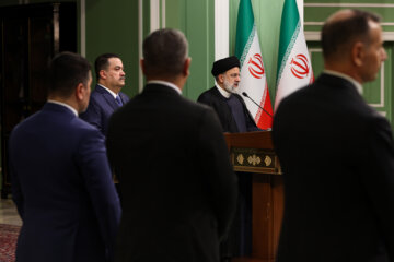 El primer ministro iraquí recibido oficialmente en Teherán 
