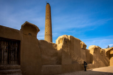 مسجد تاریخانه دامغان