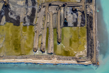 نمای بالا از آخرین نقطه کانال و دیوار حفاظتی موقت از ارتفاع 500 متری