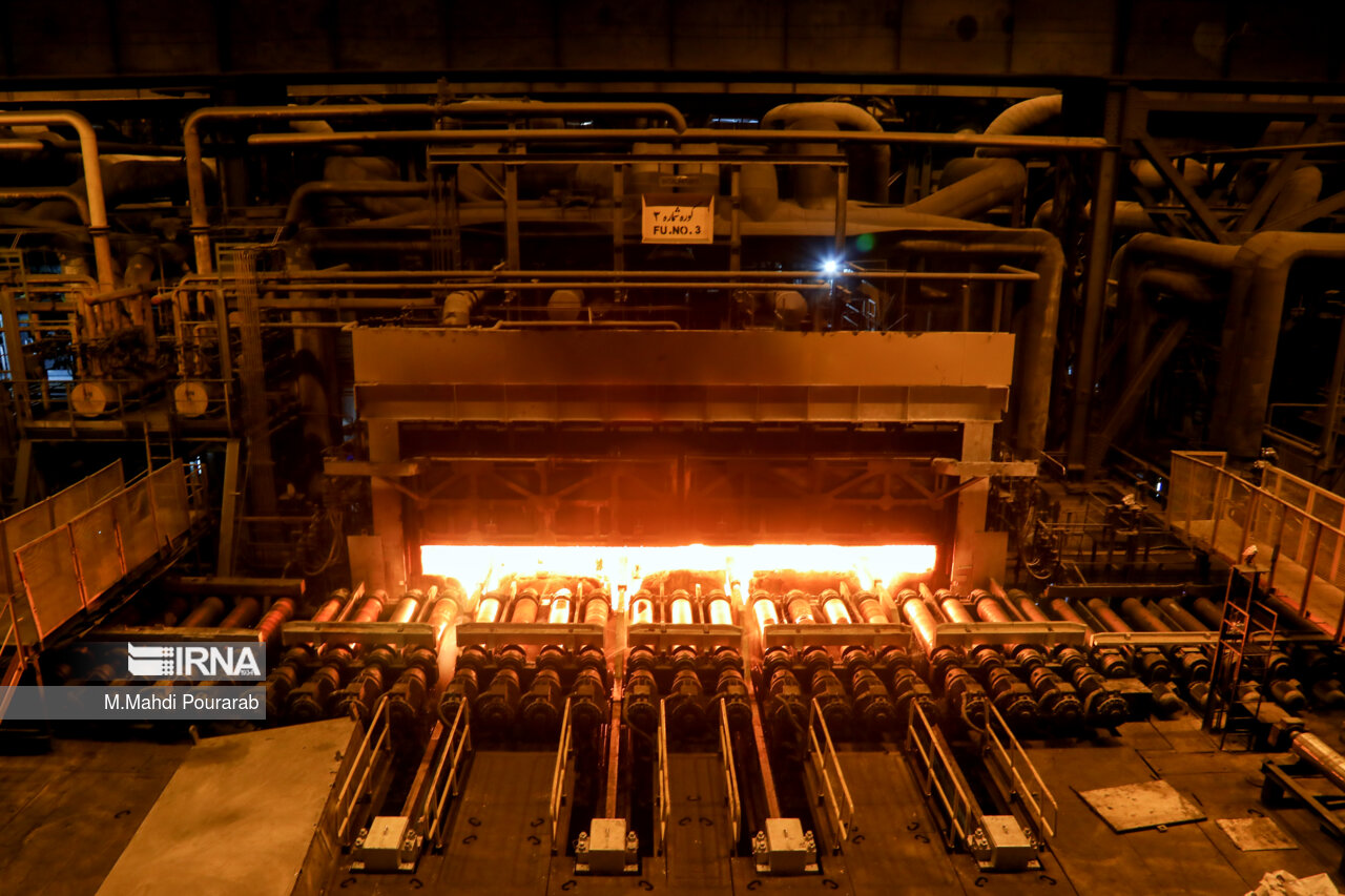 استاندار لرستان: فولاد و ذوب آهن ازنا به سرمایه گذار جدید واگذار می شود