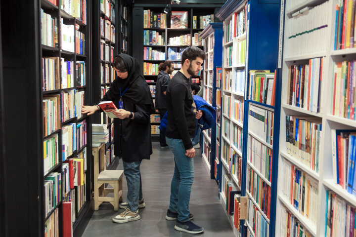 کتاب خوانی، گمشده در هیاهوی زندگی ماشینی