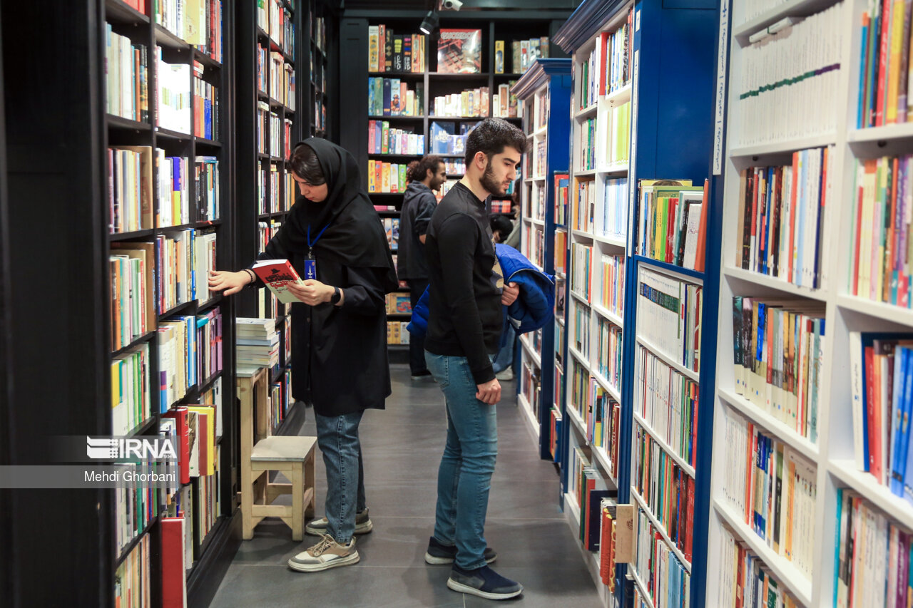۲۰۰ هزار عنوان کتاب در کتابخانه‌های بروجرد وجود دارد