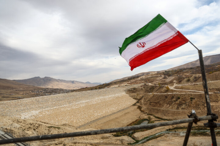 چه طرحهایی در سفر رییسجمهور به چهارمحال و بختیاری بهرهبرداری شد؟