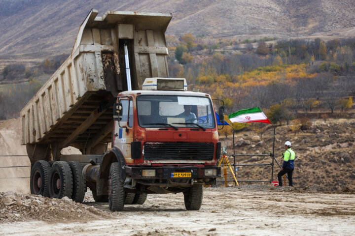 چه طرحهایی در سفر رییسجمهور به چهارمحال و بختیاری بهرهبرداری شد؟