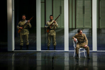 کنسرت نمایش کلنل