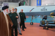 Revolutionsführer besucht die Ausstellung über IRGC-Luft- und Raumfahrt-Errungenschaften