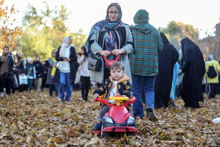 جشنواره برگریزان هگمتانه