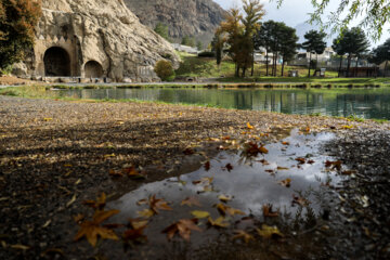 پاییز هزار رنگ محوطه تاریخی طاق‌بستان