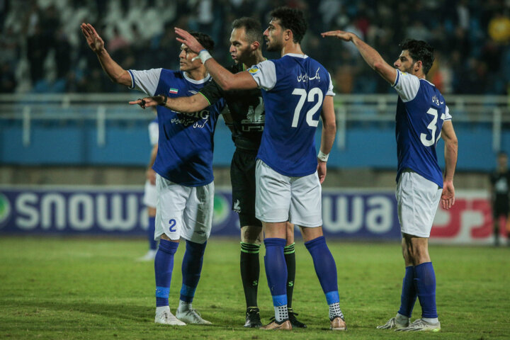 بررسی آماری بالا و پایین لیگ در نیمفصل؛ استقلال با مدافعانش قهرمان شد