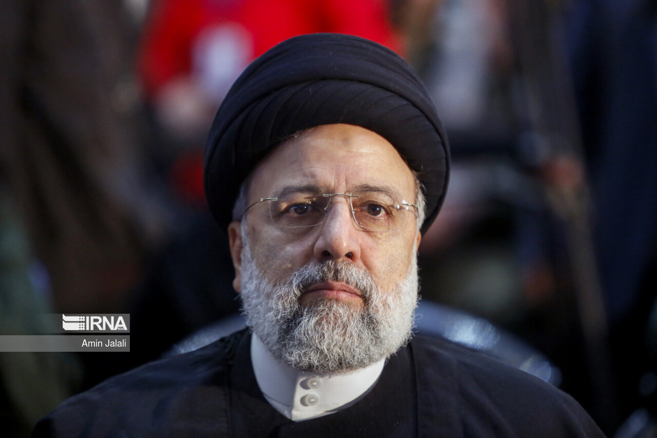 گردهمایی سراسری مسئولان بسیج دانشجویی و طلاب بسیجی در حرم امام خمینی (ره)