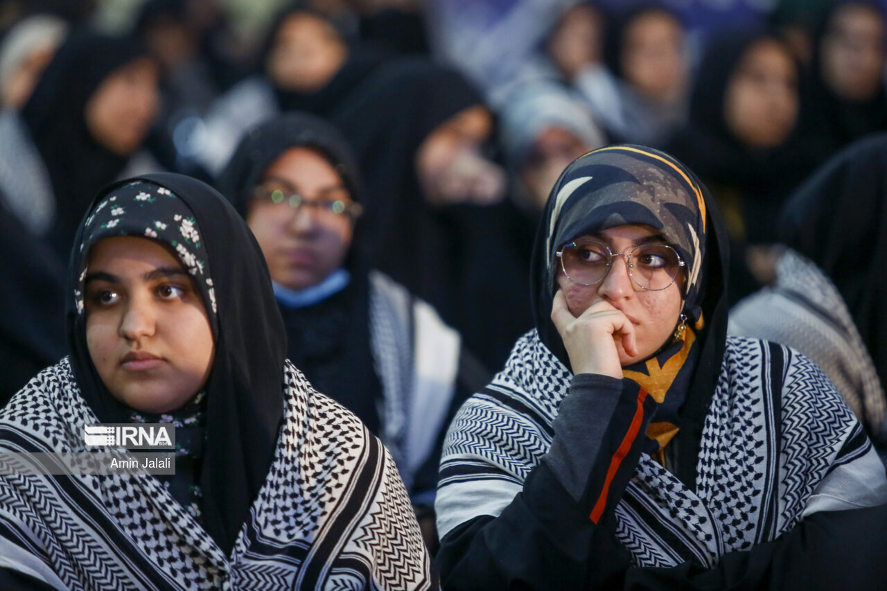 گردهمایی سراسری مسئولان بسیج دانشجویی و طلاب بسیجی در حرم امام خمینی (ره)