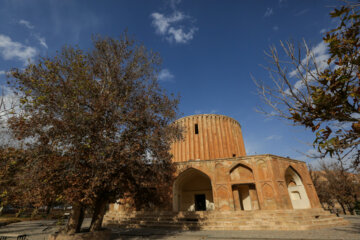 عمارت خورشید یا کاخ کلات در شهرستان کلات خراسان رضوی آثار تاریخی میراث فرهنگی بناهای تاریخی جاذبه گردشگری ایرانگردی