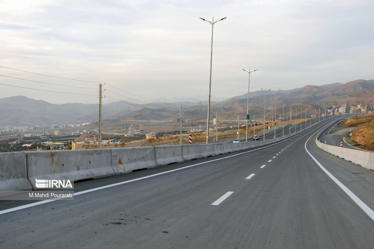 استاندار لرستان: آزادراه خرم آباد - اراک از مهم ترین مسیرهای ترافیکی شمال به جنوب است