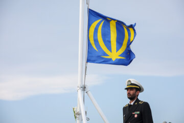 Le nouveau destroyer iranien Deylaman, de fabrication nationale, a rejoint la flotte du nord du pays.