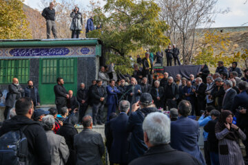 سخنرانی «سید احمد میرعلایی» تهیه‌کننده پیشکسوت سینما و تلویزیون در مراسم تشییع پیکر «پروانه معصومی»