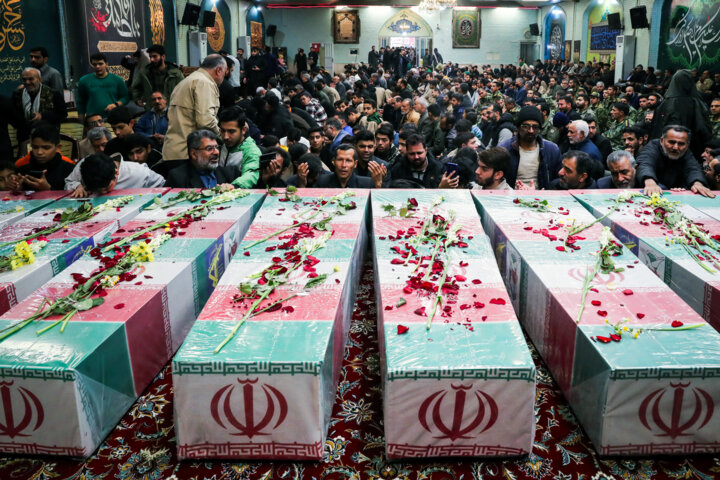 تشییع پیکر شهدای مدافع حرم در مشهد
