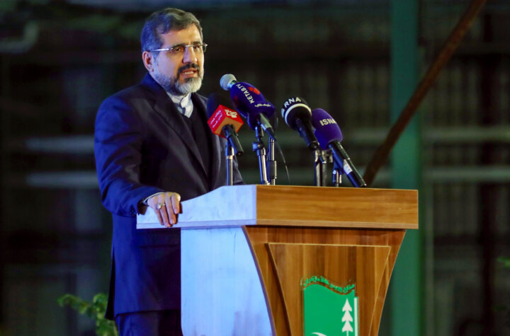 پروانه معصومی بدون ترس و لکنت از آرمانها دفاع میکرد