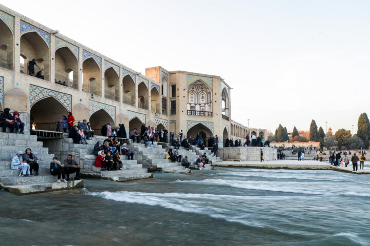 نفس اصفهان به زایندهرودش بند است؛ حتی اگر مازوت نسوزد