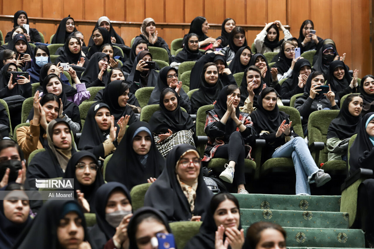 زنان ۵۰ درصد ورودی برخی رشته‌های دانشگاه امیرکبیر را تشکیل می‌دهند