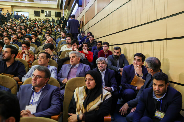 اتاق فکری به وسعت دانشگاه­‌های ایران؛ دولت در مسیر بن­‌بست‌شکنی برای نخبگان