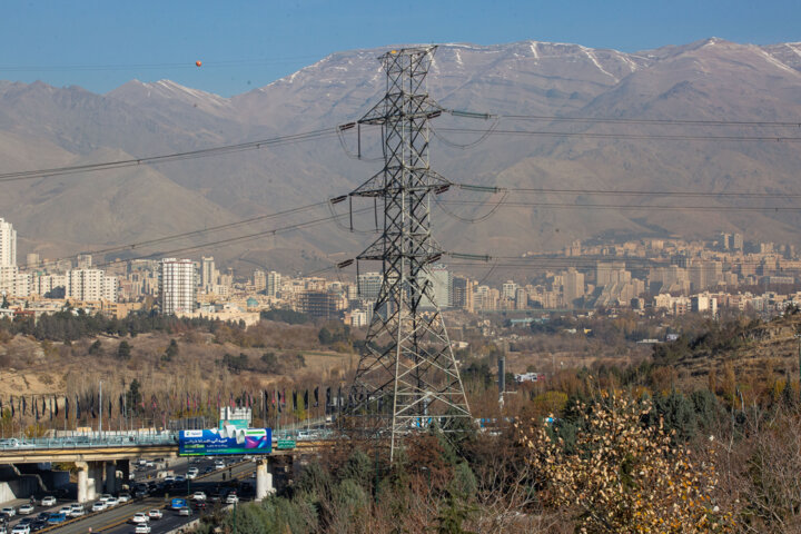 بازدید خبرنگاران از مرکز پایش آلودگی هوا و نیروگاه بعثت