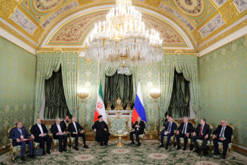 بی‌اثر کردن تحریم‌ها با گسترش روابط راهبردی تهران و مسکو