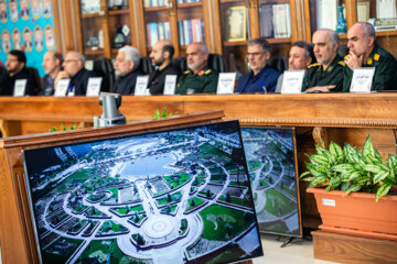 La présence du président Raïssi dans la base de construction de Khatam al-Anbia