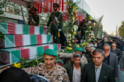 فیلم/ تشییع پیکر مطهر ۱۱۰ شهید گلگون کفن بر دستان مردم تهران