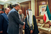 Глава МИД Ирана провел встречу с новым Эмиром Кувейта