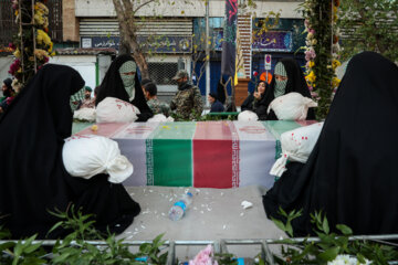 Funeral por 110 de los mártires de la Defensa Sagrada en Teherán