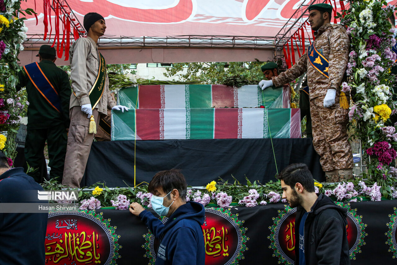 مراسم تشییع ۱۱۰ شهید گمنام همزمان با سالروز شهادت حضرت زهرا (س)