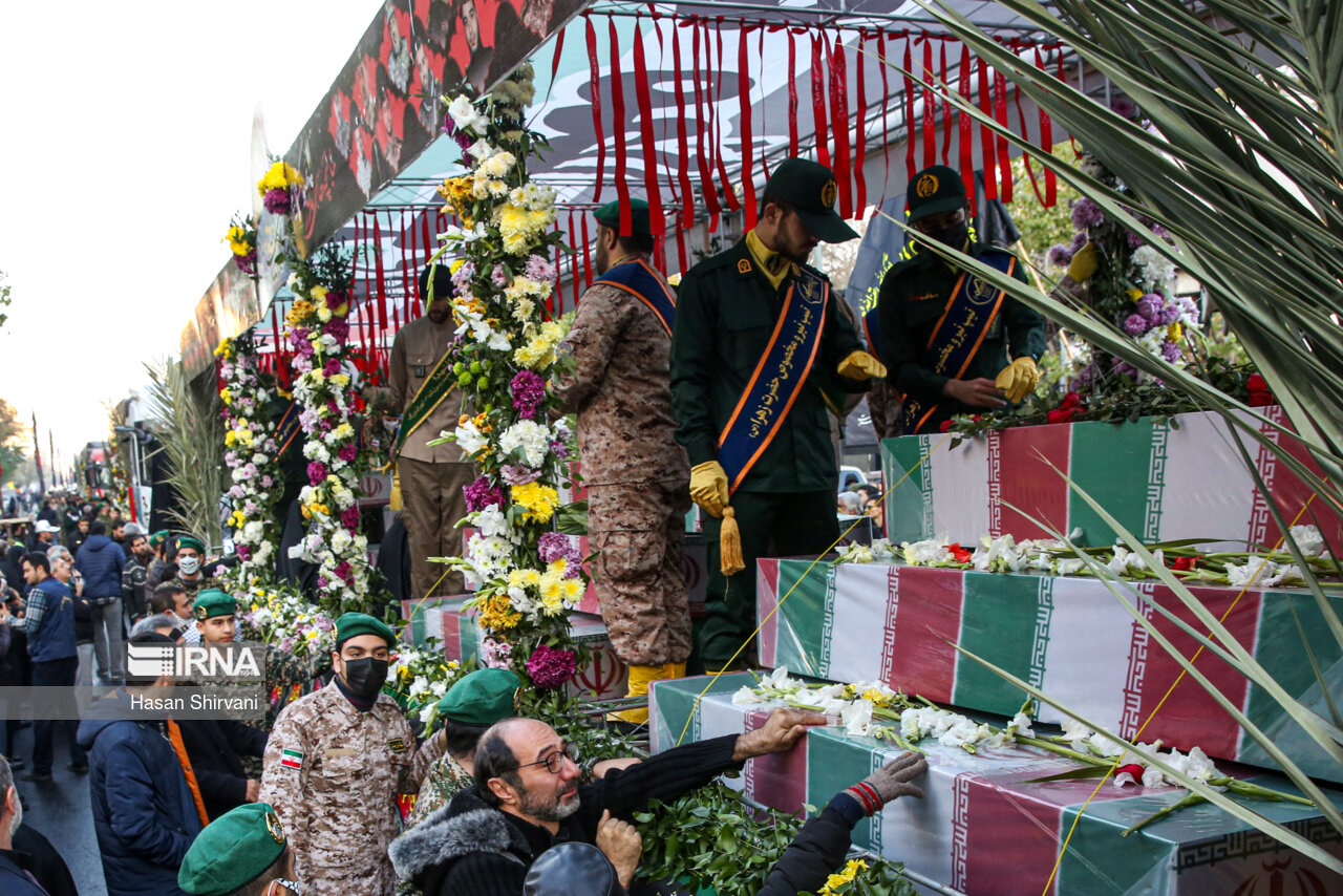 مراسم تشییع ۱۱۰ شهید گمنام همزمان با سالروز شهادت حضرت زهرا (س)