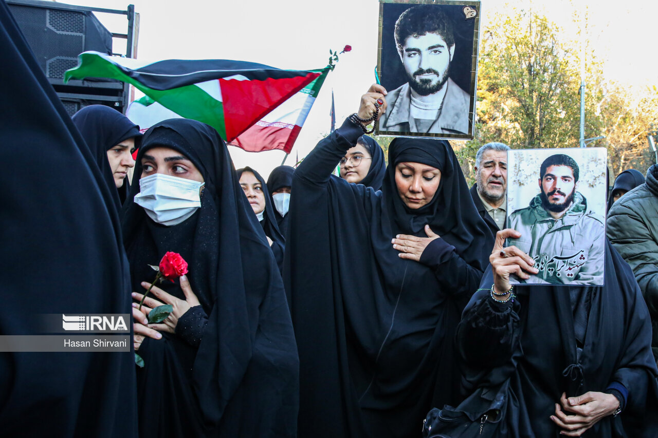 مراسم تشییع ۱۱۰ شهید گمنام همزمان با سالروز شهادت حضرت زهرا (س)