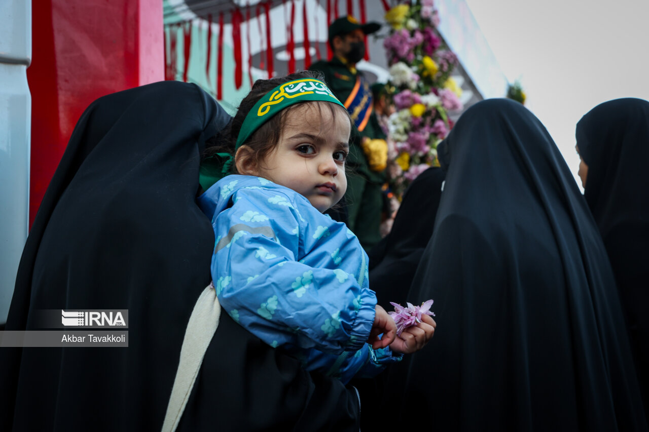 تشییع پیکرهای ۱۱۰ شهید گمنام در تهران